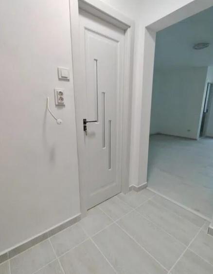 Garsoniera decomandat - zona Noua - 1