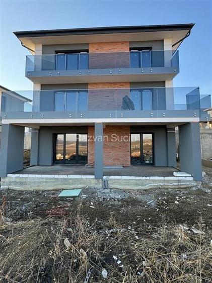 Casa Individuala cu panouri fotovoltaice, situata in Dezmir!