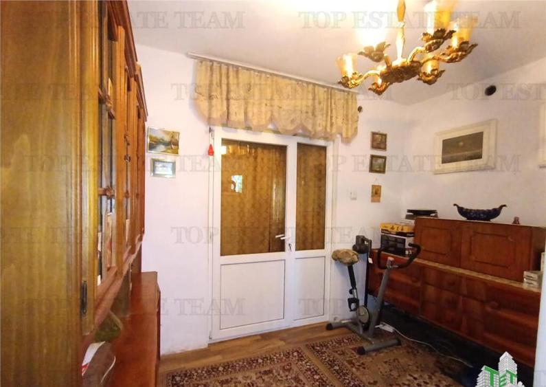 Casa, gradina si curte intr - un peisaj de poveste, aici in - 4