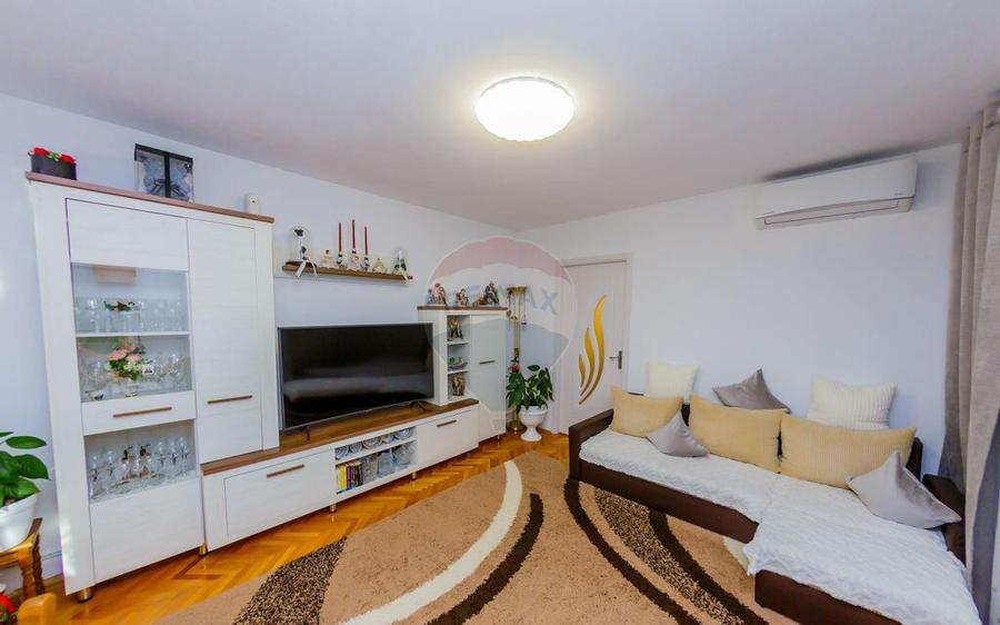 ULTRACENTRAL- apartament 3 camere cu garaj - 2