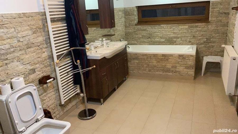 Proprietarul inchiriaza o camera de 40 m - 3