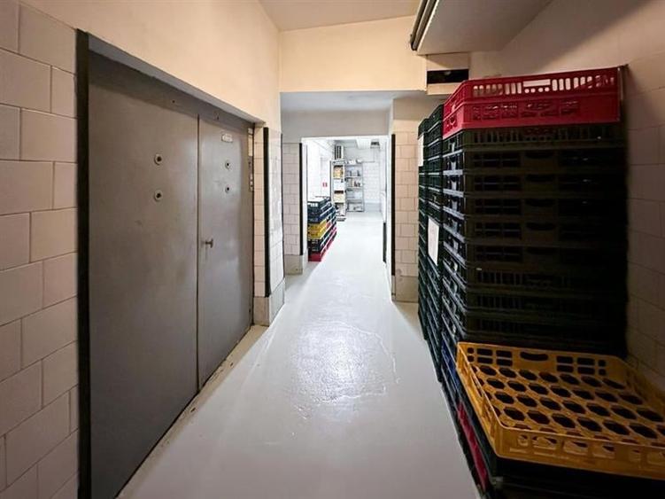 VANZARE SPATIU COMERCIAL CU LABORATOR PRODUCTIE, ULTRACENTRAL IN BRASOV - 11