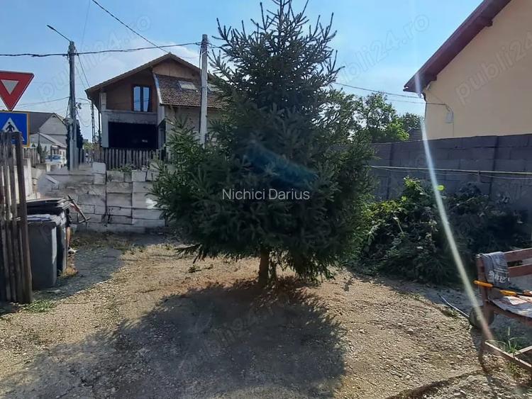 Casa pe col? cu teren 396 m2 ?i proiect de mansardare (reinnoibil) Casa pe col? cu teren 396 m2 ?i proiect de mansardare (reinnoibil)