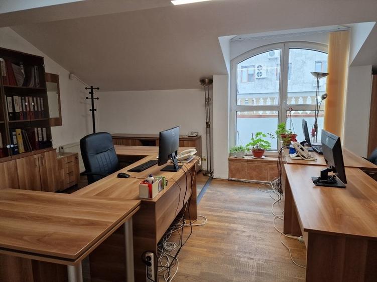 Piata Unirii, Mitropolie, 10 minute metrou, vila deosebita, strada Profesorilor, - 22