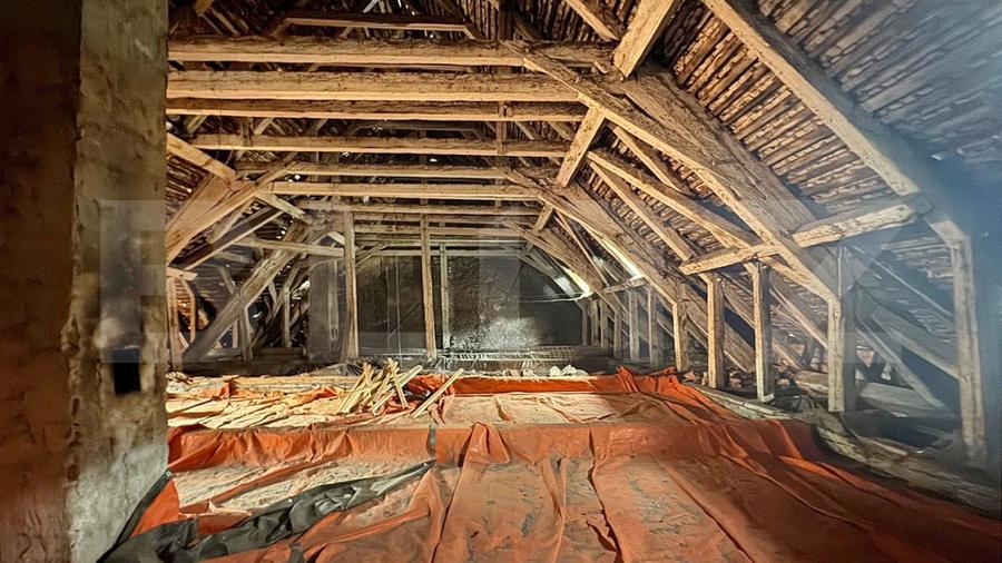 Pod spaitos, transformabil in apartamente, 285 mp, Piata Sfatului - 2