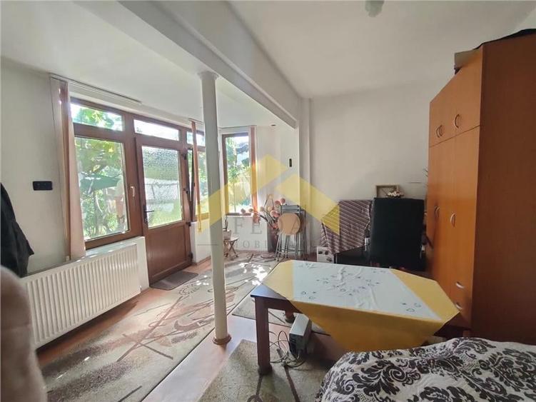 Casa de vanzare in zona Parneava - 3