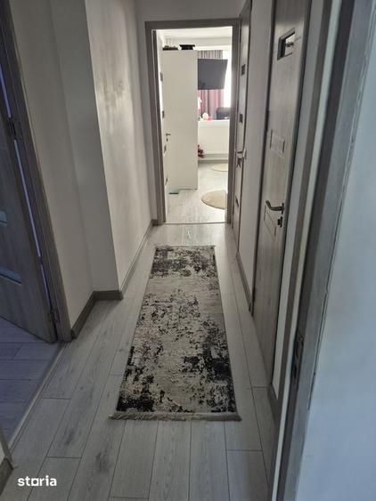 Apartament cu 4 camere decomandat în Vitan