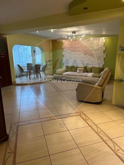 DE INCHIRIAT Apartament cu 4 camere in zona Scriitorilor