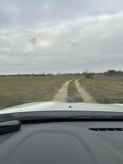 Teren de vanzare sau inchiriere,2400 mp - 1