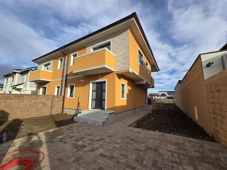Duplex Modern P+E Moșnița Nouă | Locație Excelentă | Toate Utilitățile - 1