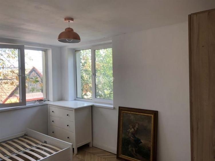 Apartament cu 4 camere semidecomandat, mobilat în Zorilor Apartament cu 4 camere semidecomandat, mobilat în Zorilor