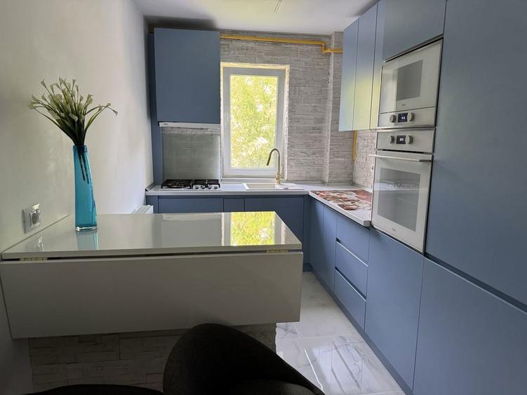 Inchiriez apartament M9 - 3
