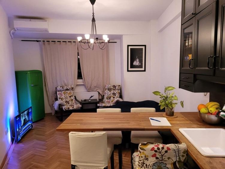 Apartament cu 2 camere semidecomandat, mobilat în Calea Victoriei