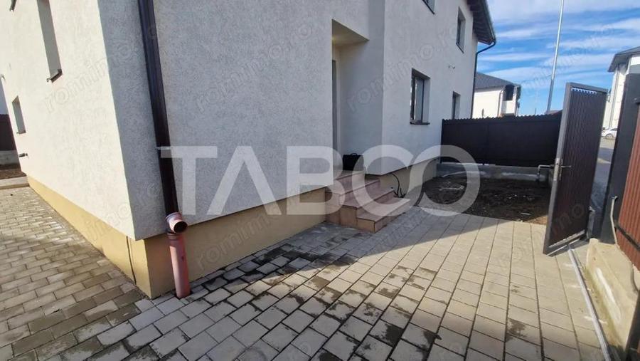Casa moderna cu 4 camere 2 bai si curte in Selimbar zona rezidentiala - 6