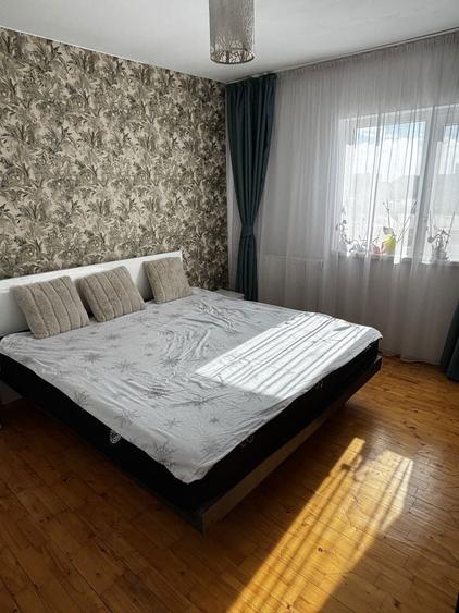 Inchiriez apartament cu 3 camere - 1