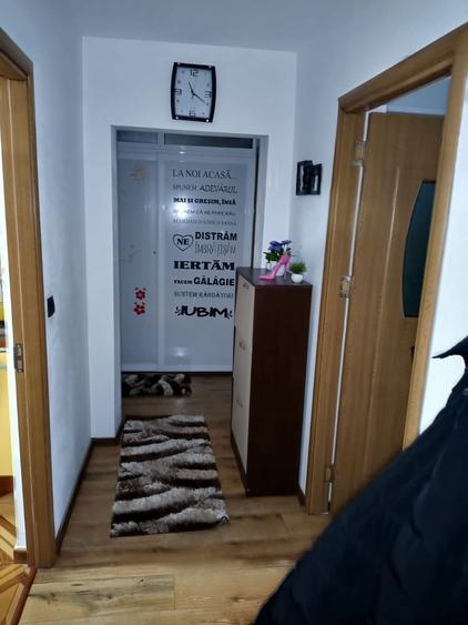 Apartament cu trei camere si Masina - 8