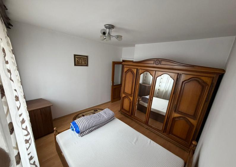 Inchiriez apartament cu 3 camere - 11