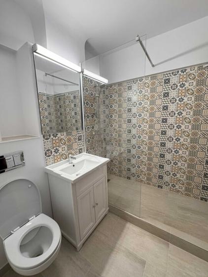 //3 CAMERE// ULTRACENTRAL//GALERIILE COMERCIALE// - 6