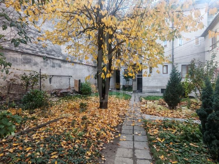 De închiriat apartament 3 camere  etajul 1 zonă ultracentrală. - 9