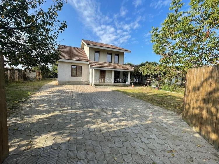 Casă nouă cu teren de 1644 mp - Sânnicolau Mic, str. Brândușei