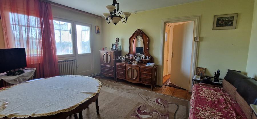 Apartament cu 2 camere , 52 mp,  Podu Ros.