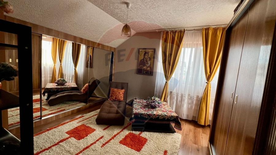 Casa de vanzare cu 280 mp si teren 1100 mp in Arcasilor Galati - 15