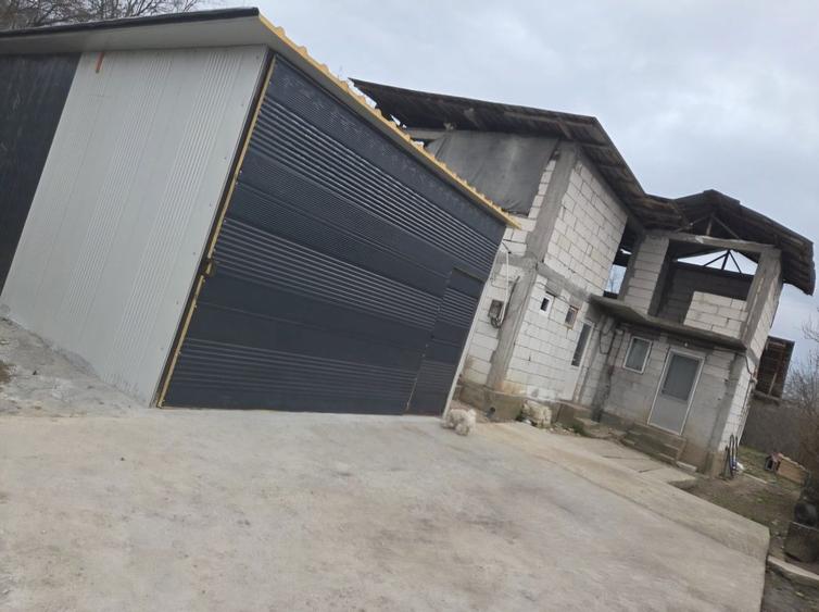 Vand casa Albota P+1E sub pretul unui apartament - 1