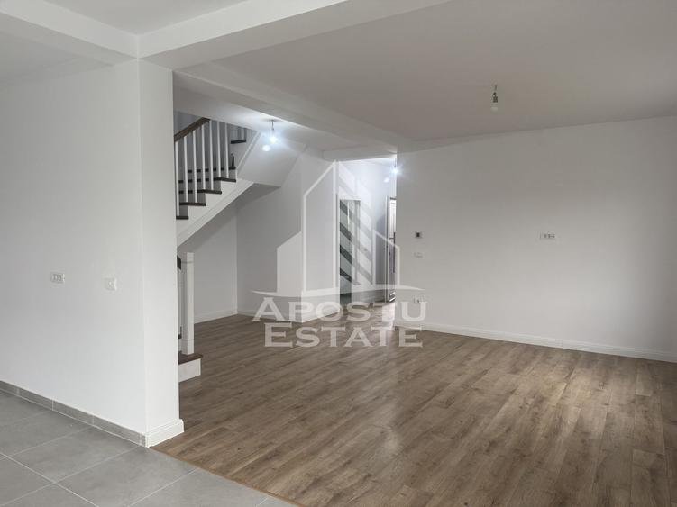 Duplex  despărțit prin garaj și camera tehnică în Giarmata - 7
