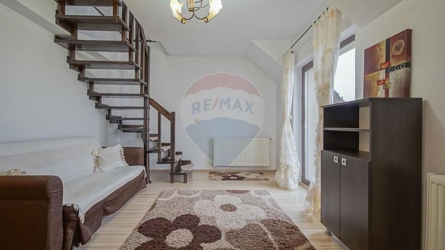 Apartament 3 camere pe două niveluri, cu parcare, Cartierul Toamnei - 1