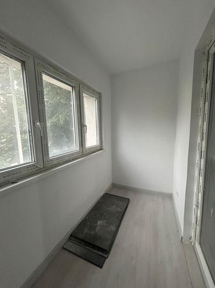 Apartament 3 camere - Zona Sud - etaj 2- 70mp - 69500 euro negociabil - 3