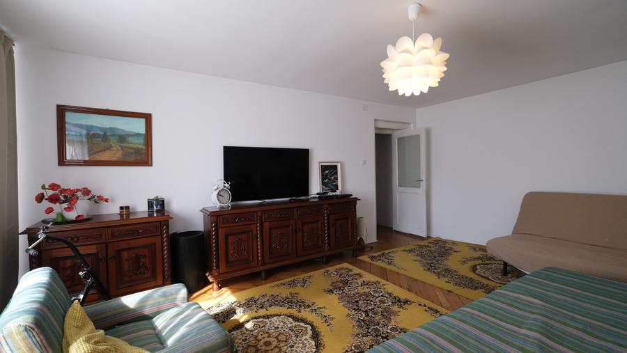 Vanzare casa mare cu etaj si 6200 mp teren intravilan Fieni, judetul Dambovita - 6