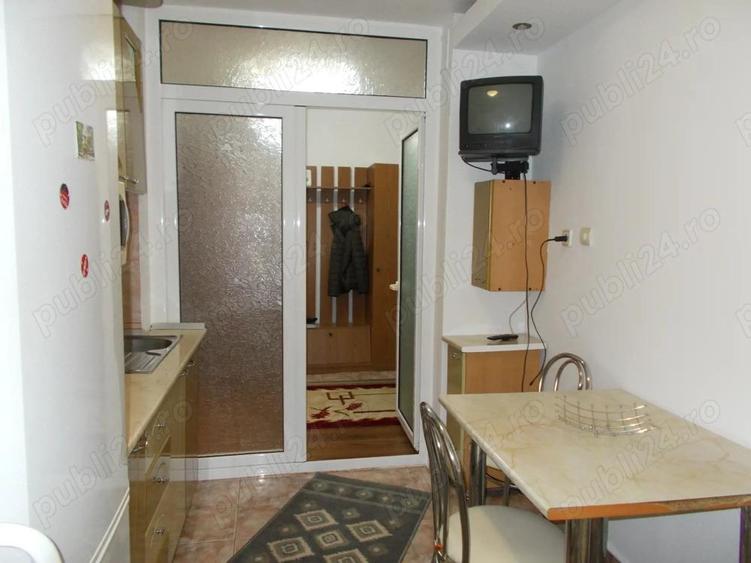 Inchiriere 2 cam. cf..1 dec., et.1 din 4, sup.49.mp. mobilat si utilat, Bld. Dorobantilor-Scolilor . - 12