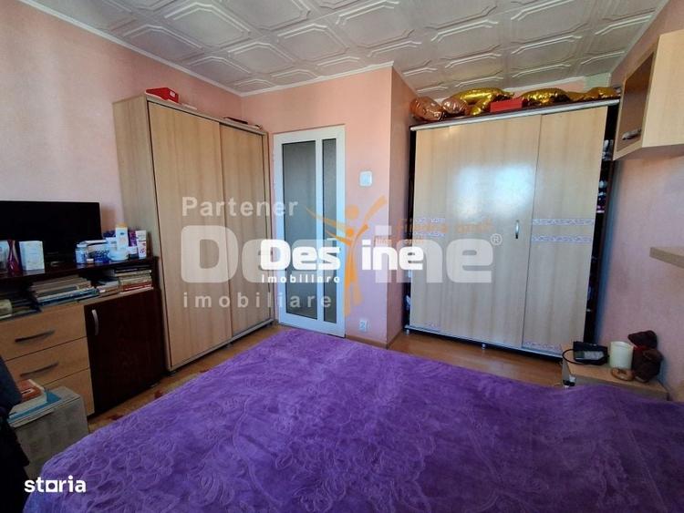 Apartament cu 3 camere semidecomandat în Alexandru cel Bun