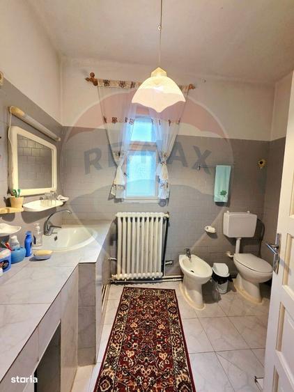 Casa cu 5 camere de vanzare in centrul orasului Talmaciu - 13