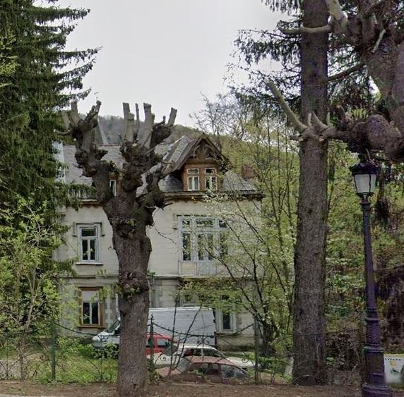 Proprietar vand  teren de 3313 mp Sinaia central si apartament in vila! - 1