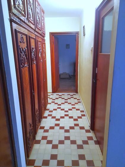 Apartament 4 camere  -Garaj de 17 ,25 mp-  5 minute metrou Romancierilor - 6