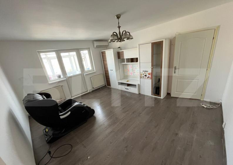 Apartament de vanzare, cu 2 camere, 54 mp, zona Micro 11 - 2