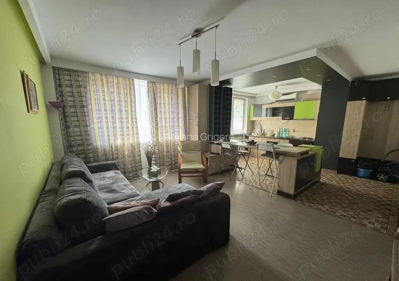 CHIRIE 3 camere Centrul Civic - CEC BANK