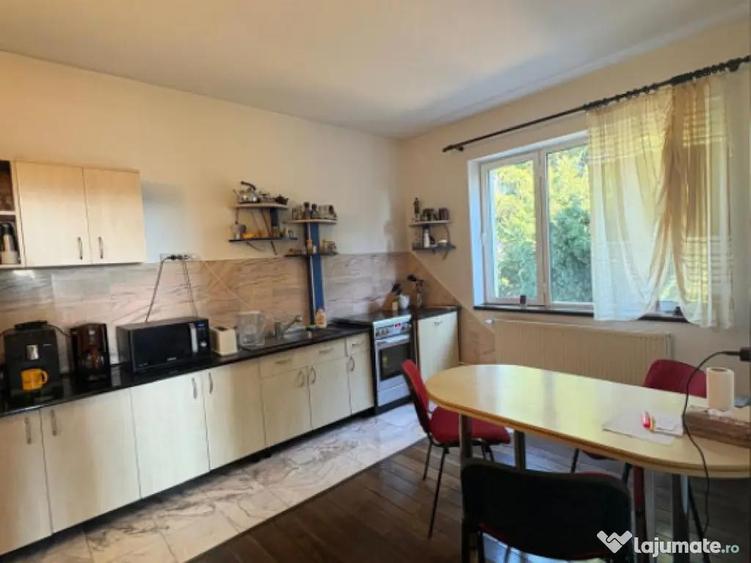 Vila D+P+M cu piscina ?i sauna, 5 camere, 290 mp, teren - 10