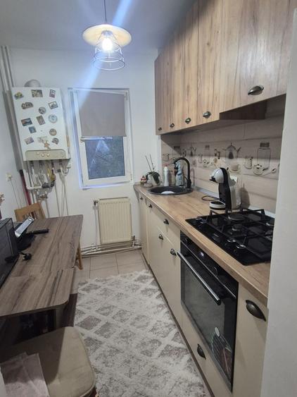 Vand apartament 3 camere semidecomandat - 12