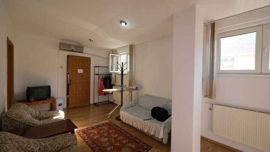 Vanzre 3 corpuri de case noi plus gradina in zona Mihai Bravu Bucuresti - 8