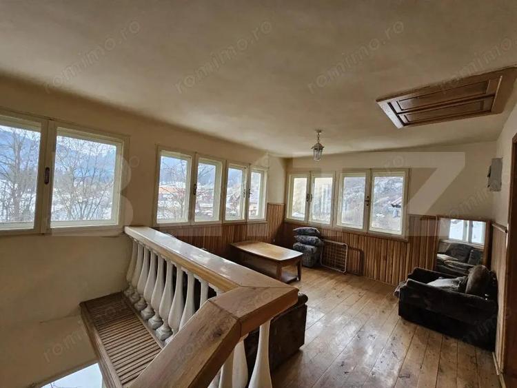 Casa la munte in Scari?oara 286 mp, teren 2.699 mp - 13