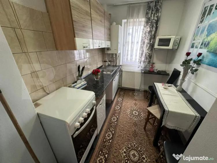 Apartament 2 camere, semidecomandat, 40 mp, zona Micro m - 8