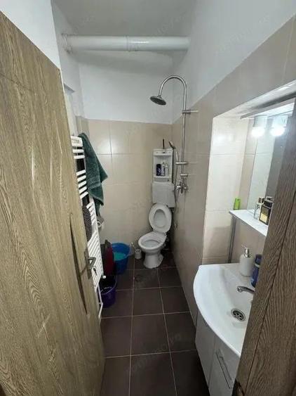 Dambu Pietros - Vanzare casa, singur in curte - Str. Ciresului - 1