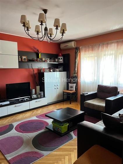 Apartament cu 3 camere decomandat în Rogerius Apartament cu 3 camere decomandat în Rogerius