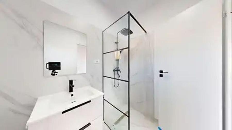 CASA DE LANGA PADURE, Clinceni str. Mierlei 73J - 19