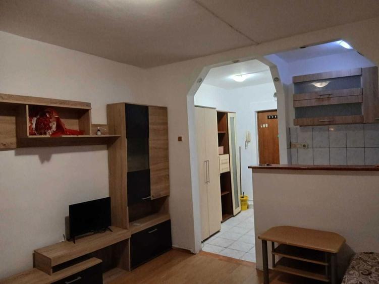 Inchiriez garsoniera in Oradea, pe strada Corneliu Coposu, la pretul de 170 . - 2