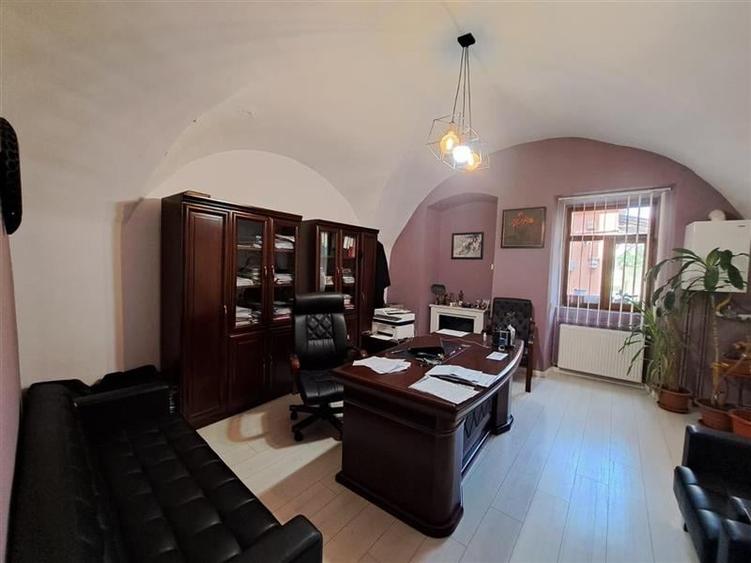 Spatiu pentru birouri, 40 mp utili, situat in zona Ultracentrala! - 1