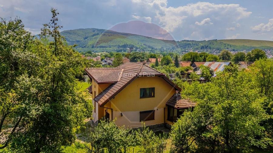 Casa CU POVESTE rezidential/ vacanta in Teliu cu 1700 mp teren! Casa CU POVESTE rezidential/ vacanta in Teliu cu 1700 mp teren!
