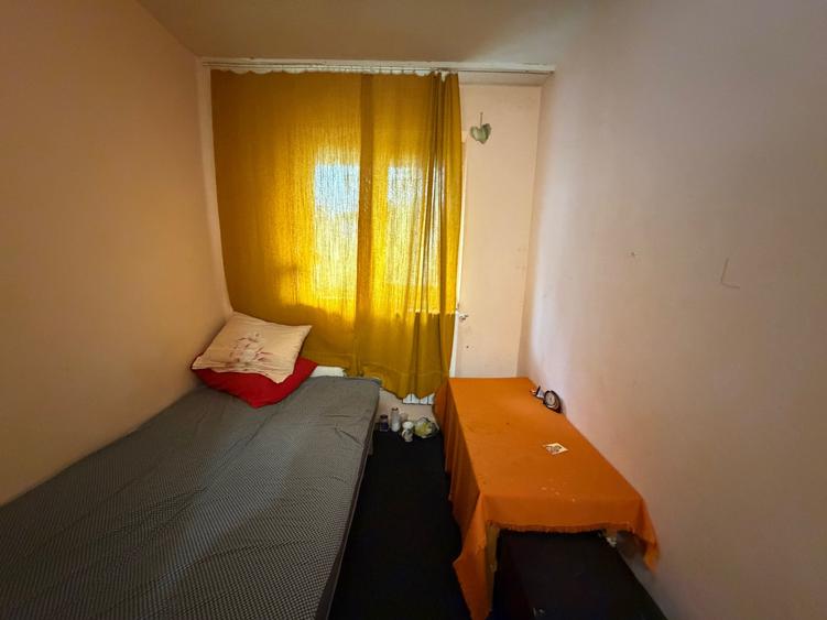 Garsoniera cu baie,zona Vest - 2